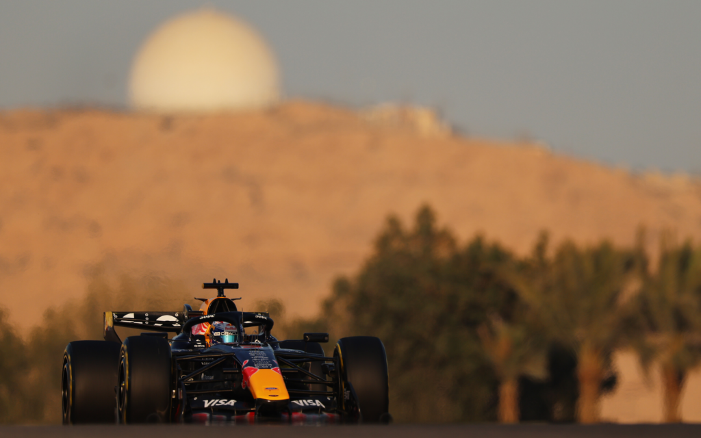 Max Verstappen w trakcie testów w Bahrajnie.