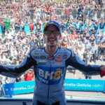 Álex Márquez świętujący zwycięstwo w Grand Prix Hiszpanii