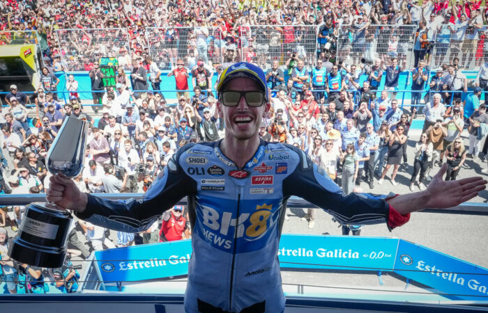 Álex Márquez świętujący zwycięstwo w Grand Prix Hiszpanii