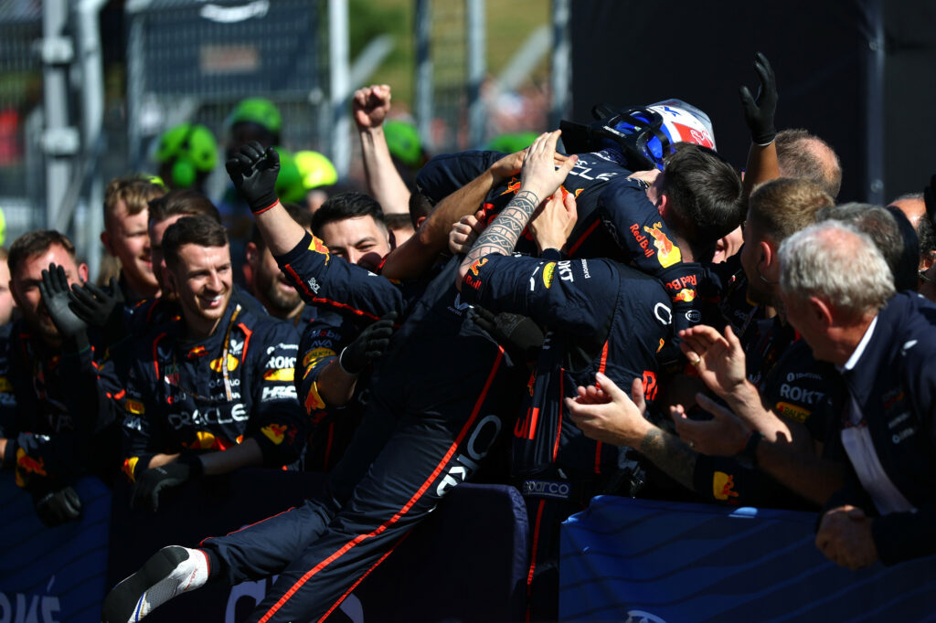triumfujący w GP Emilia Romagnia Max Verstappen
Grand Prix Emilii-Romanii