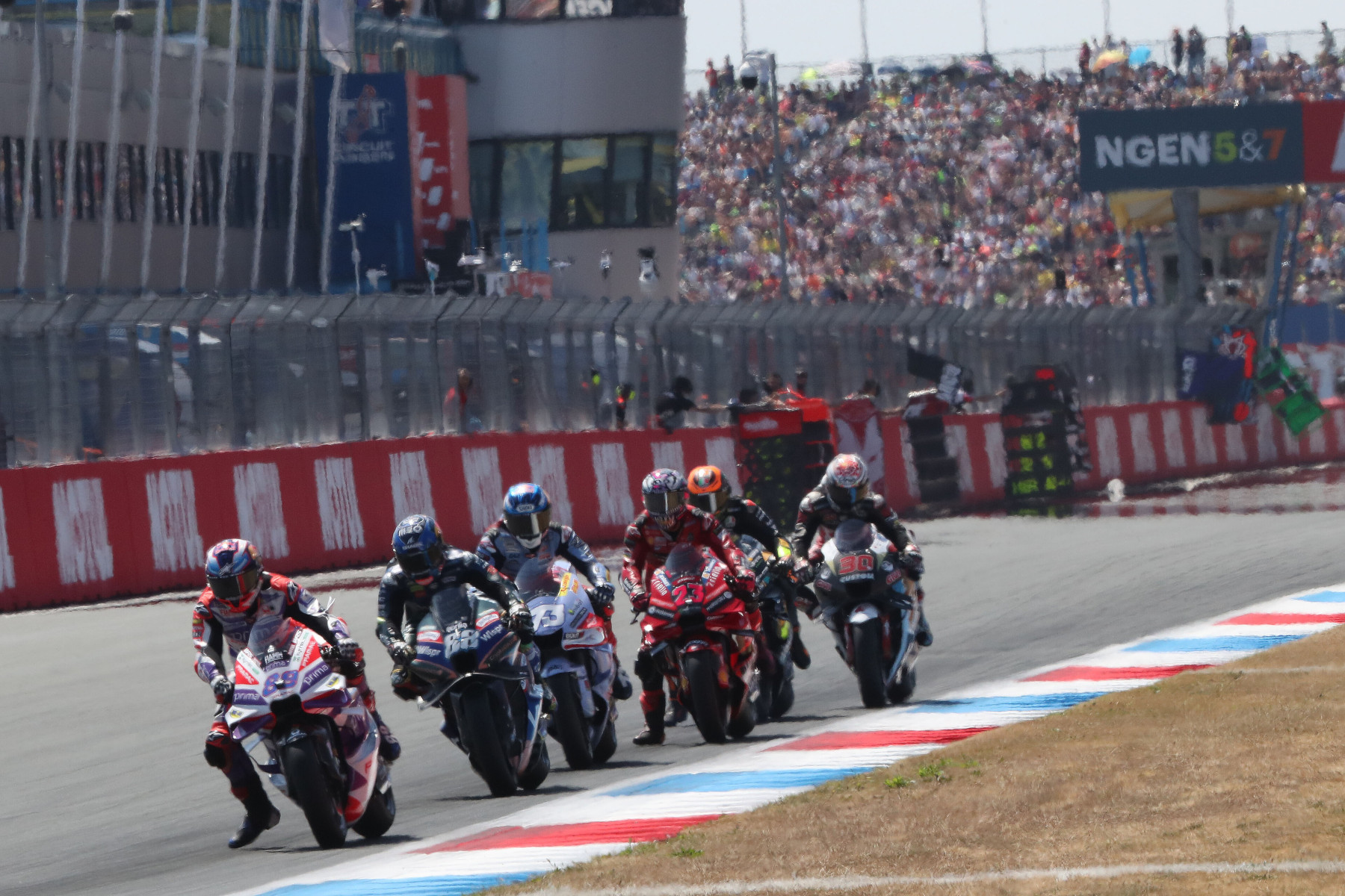 Zawodnicy podczas TT Assen MotoGP 2023