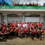 Zespół Ducati świętujący zwycięstwo w Grand Prix Niemiec