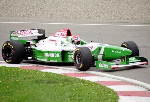 Bolid zespołu Forti z logotypem firmy PZL-Świdnik na tylnym skrzydle. Źródło: https://x.com/FOneRacingg