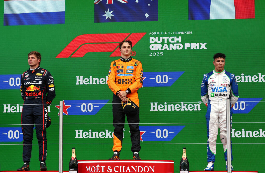Max Verstappen, Oscar Piastri oraz Isack Hadjar na podium Grand Prix Holandii. 