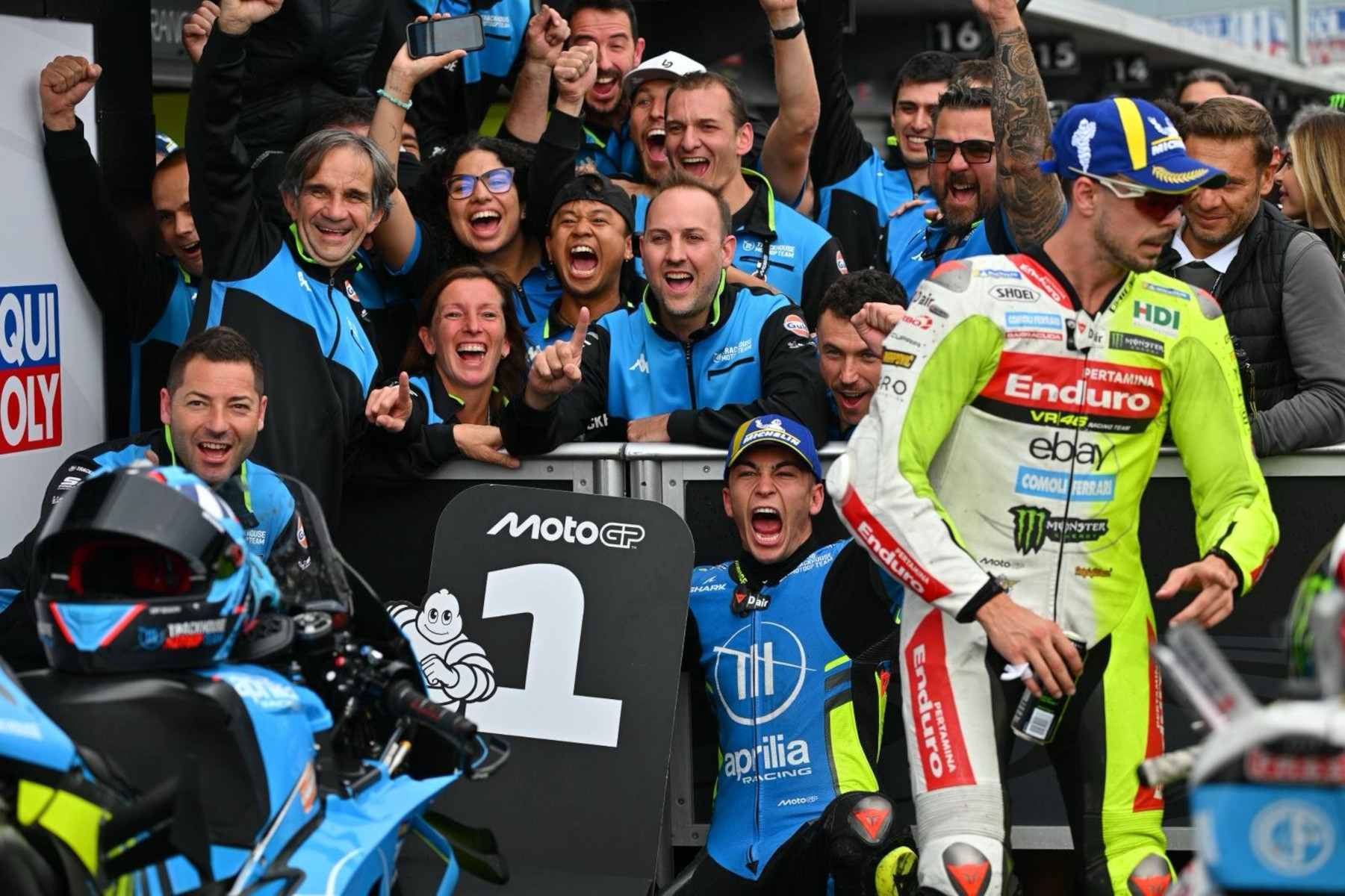 Raúl Fernández świętujący zwycięstwo w Grand Prix Australii