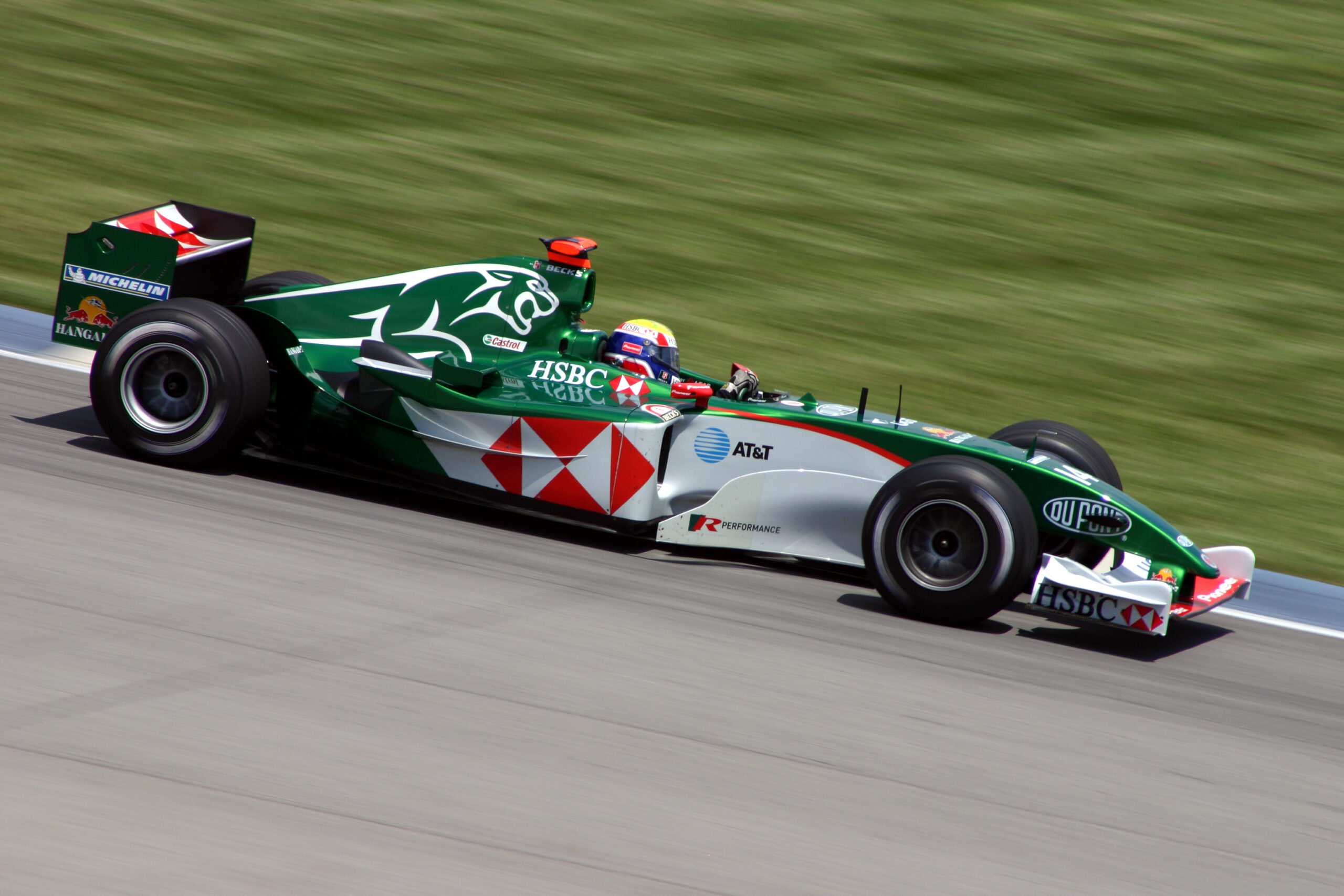 Jaguar Racing przejechał ostatni sezon w 2004. Za kierownicą Mark Webber