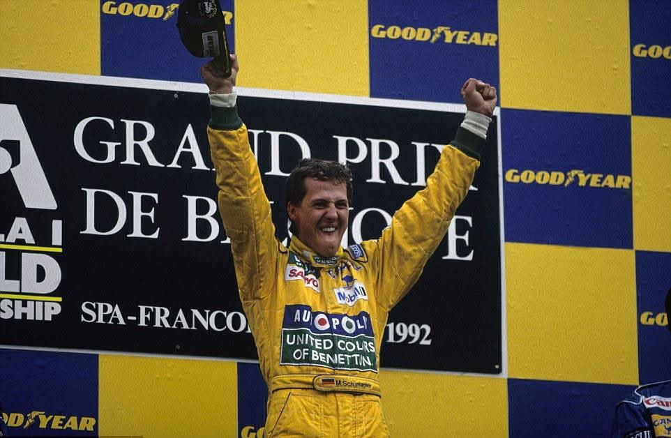 Michael Schumacher na podium Grand Prix Belgii 1992.
