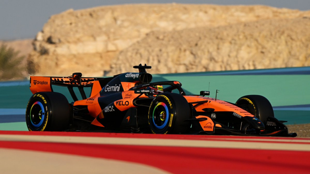 McLaren Oscara Piastriego w trakcie testów przedsezonowych w Bahrajnie.
Testy F1