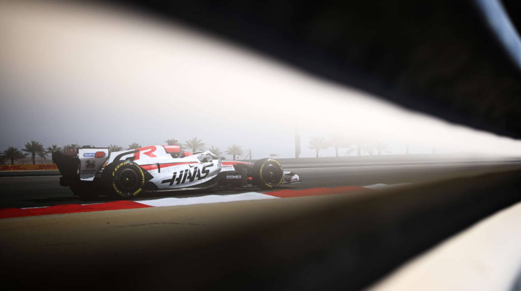 Samochód Haasa w porannej sesji testowej.
Formuła 1