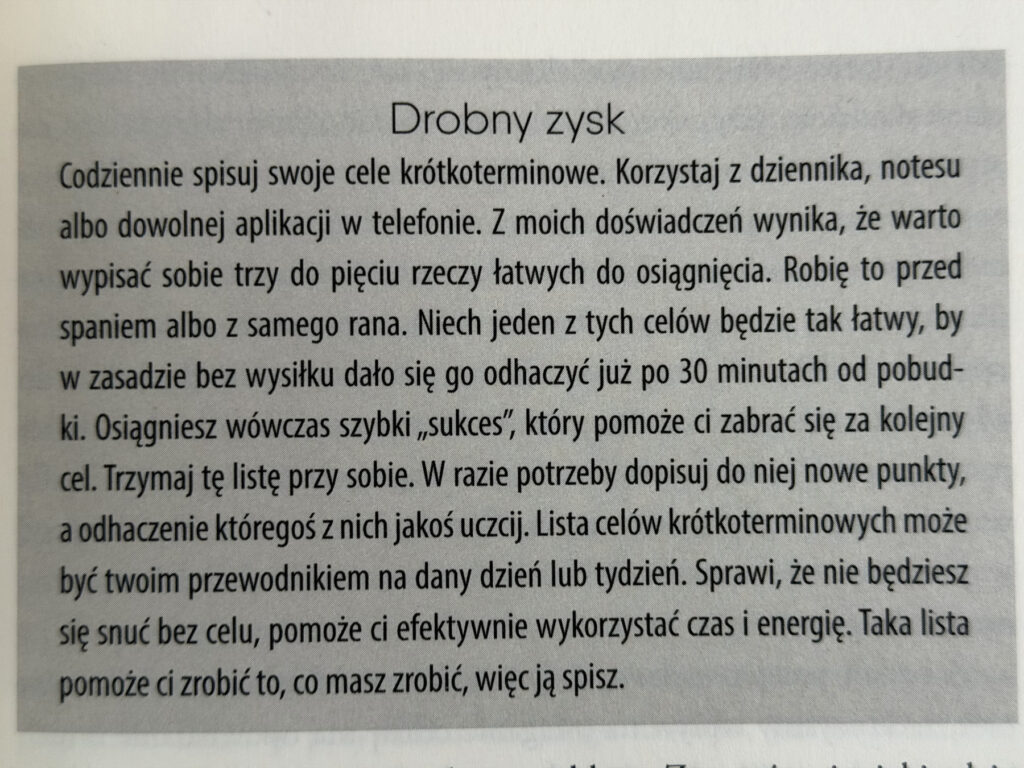 Drobny zysk to pigułka wiedzy znajdująca się w każdym rozdziale, przedstawiająca możliwe rozwiązanie przedstawionego problemu