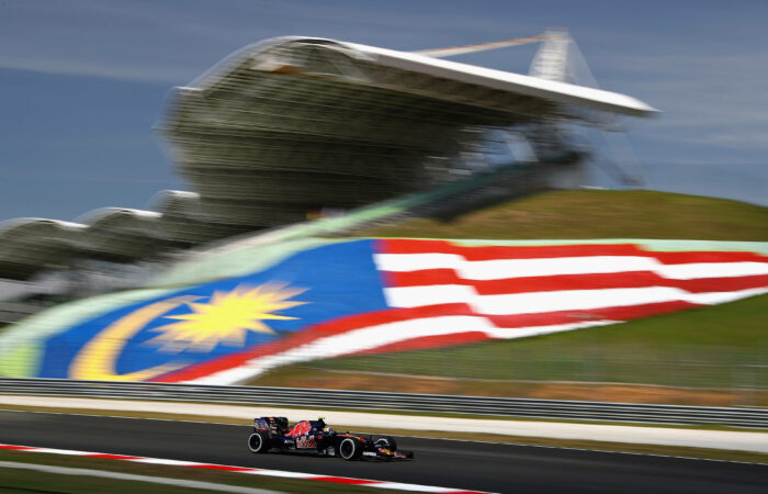 Carlos Sainz na torze w Malezji, 2016