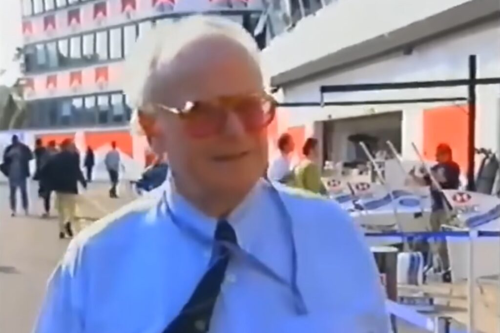 Sid Watkins zawsze był obecny by służyć w trakcie weekendu wyścigowego, Źródło: Ostatni wyścig Ayrtona Senny (San Marino, 1994) HISTORIE