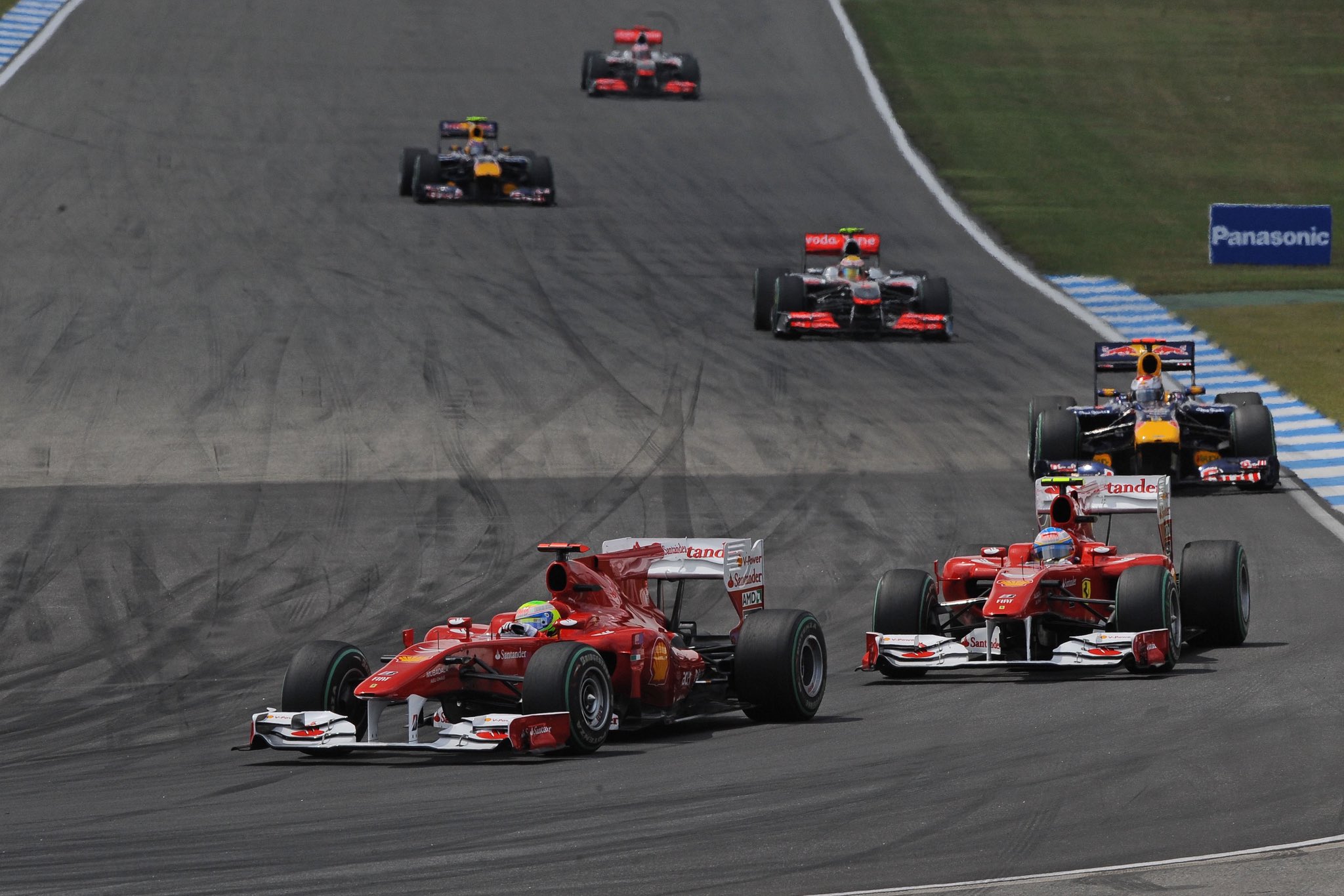 Massa przed Alonso i Vettelem podczas Grand Prix Niemiec 2010