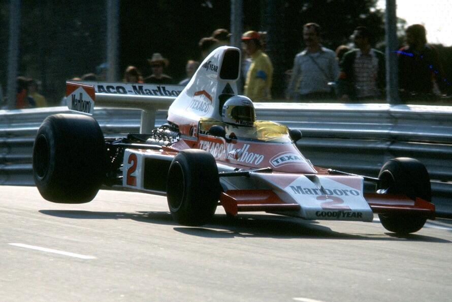 Jochen Mass w drodze po swoje jedyne zwycięstwo w F1