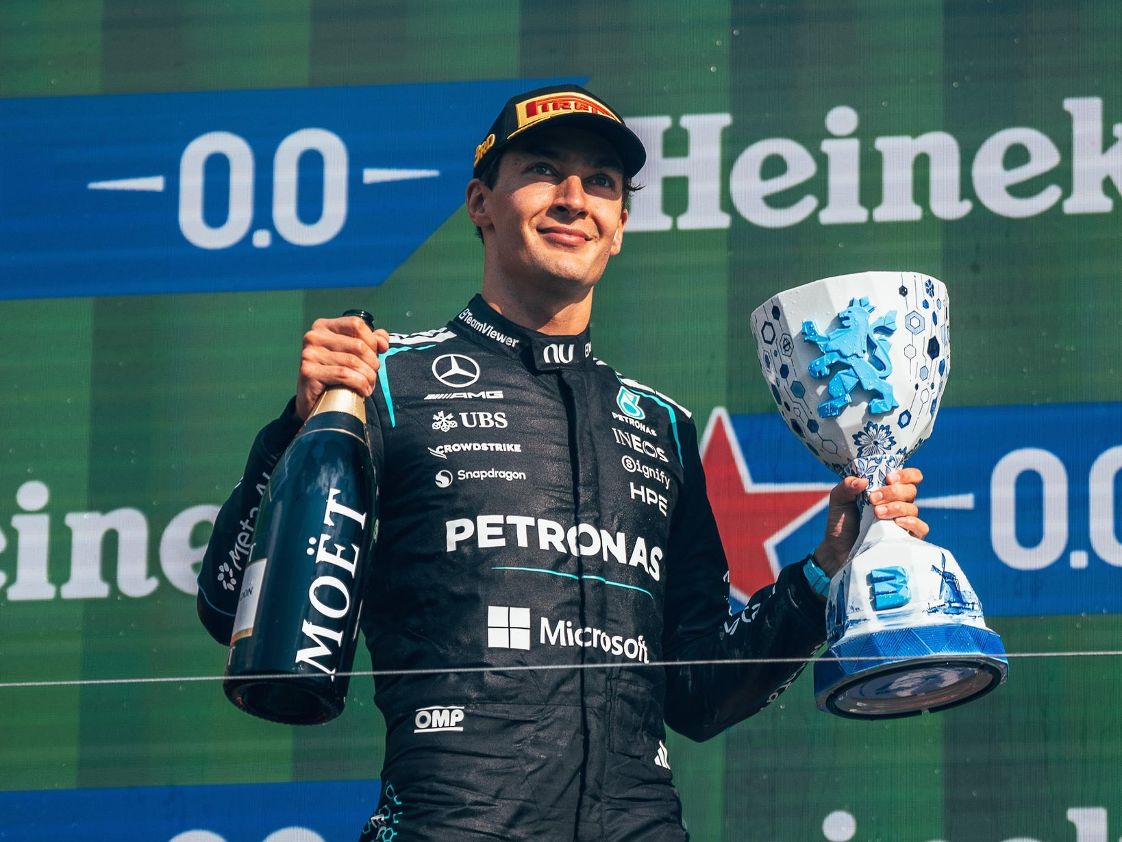 George Russell na podium w Grand Prix Holandii 2026.
