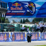 Álex Márquez przecinający linię mety podczas Grand Prix San Marino MotoGP 2025