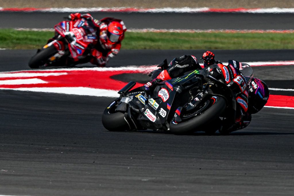 Jorge Martín przed Marcem Márquezem podczas Grand Prix Indonezji