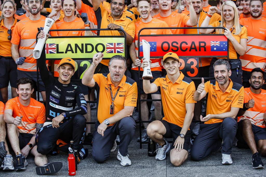 McLaren świętujący podwójne podium