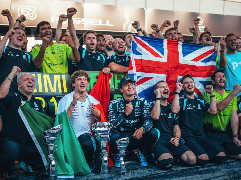 Zespół Mercedesa po Grand Prix Włoch 2026.